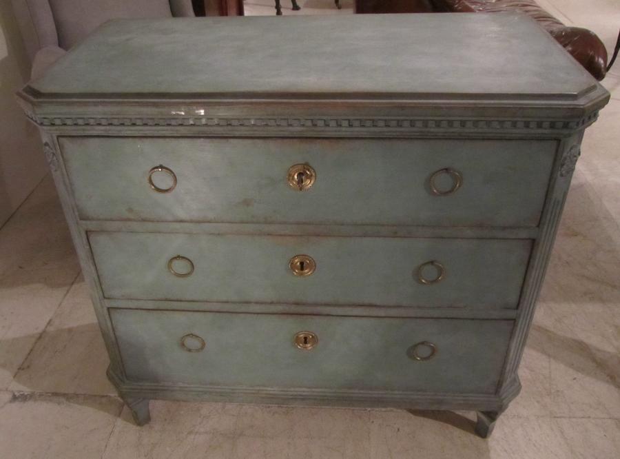 A Swedish painted chest of drawers