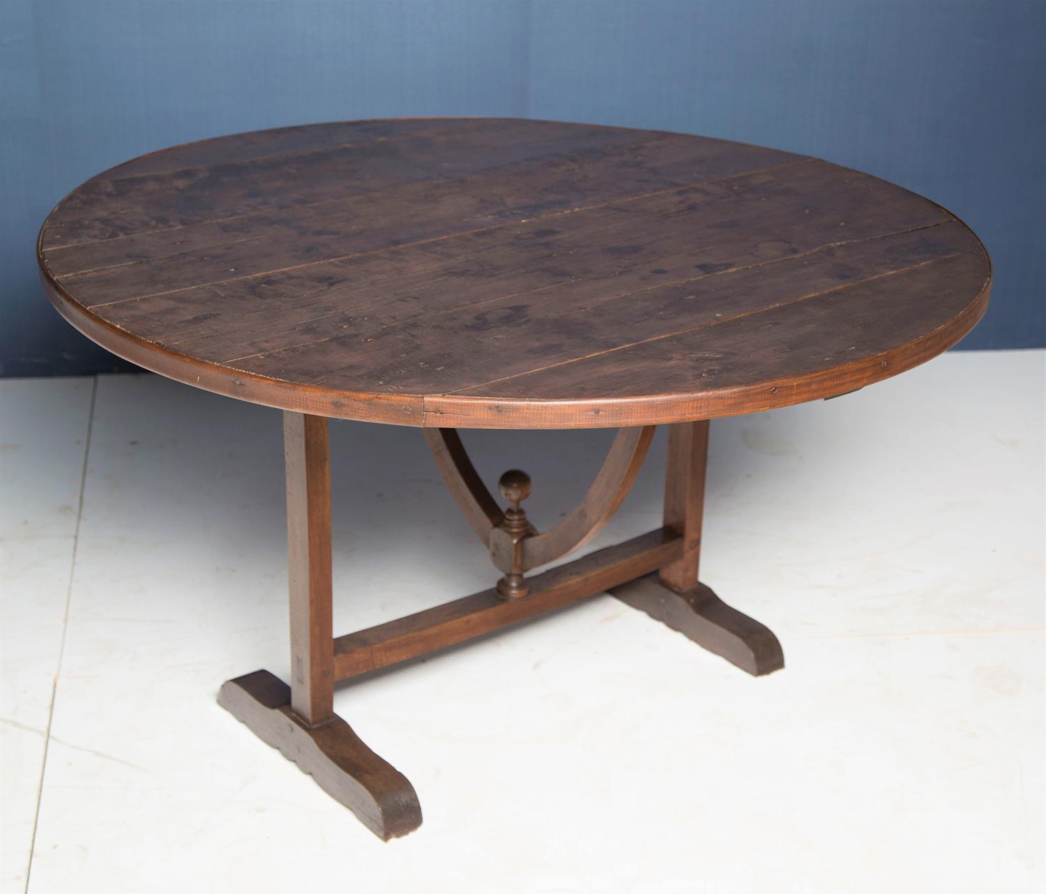 A 19thC walnut and poplar Vendange table