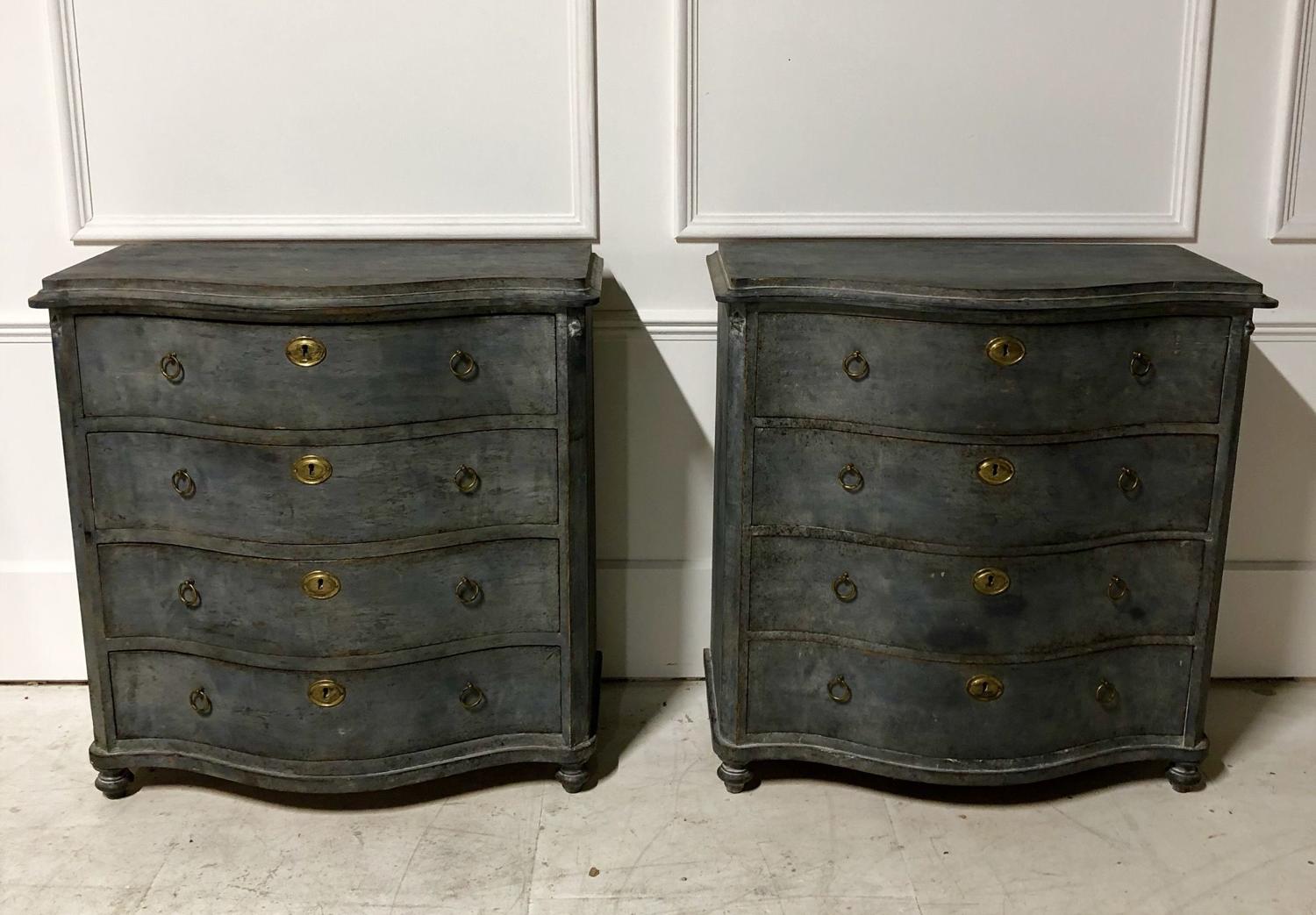 A pair of Swedish Serpentine commodes