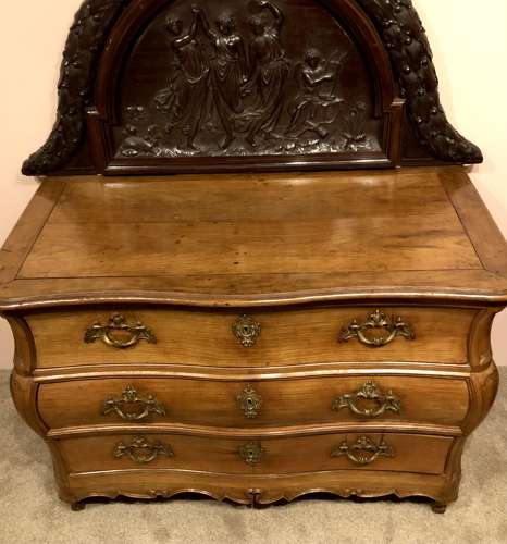 An 18thC cherrywood commode