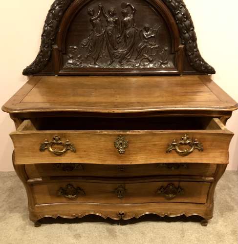 An 18thC cherrywood commode