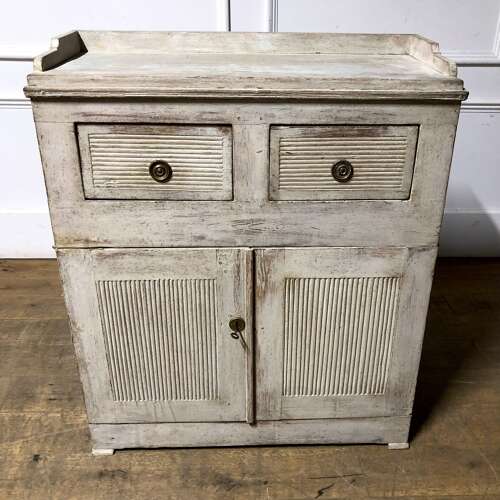 A Swedish painted buffet