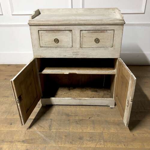 A Swedish painted buffet