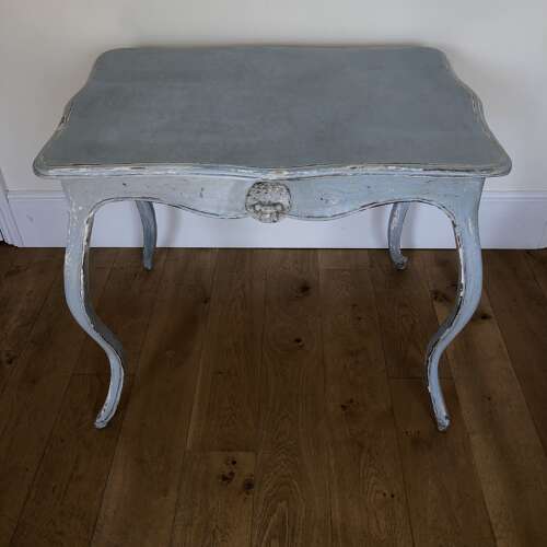 Serpentine centre table