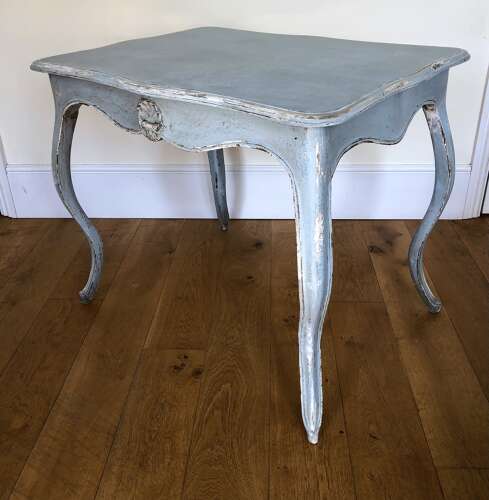 Serpentine centre table