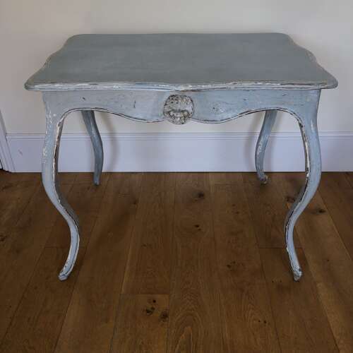 Serpentine centre table